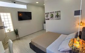 Elia Room&Garden II (new entry)